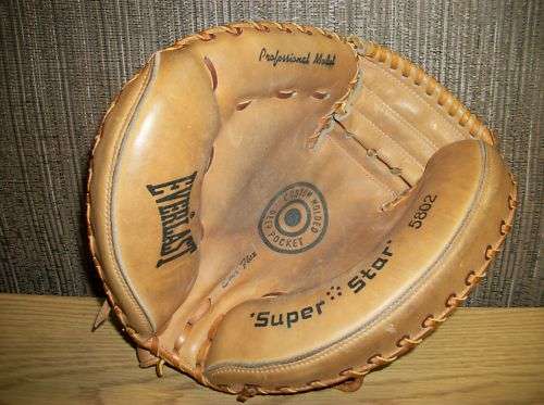 Everlast 5802 Catchers Mitt Front